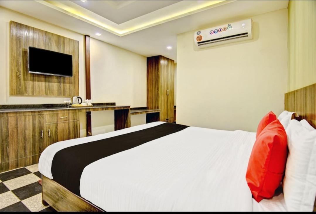 Отель Citi Club Канпур Экстерьер фото