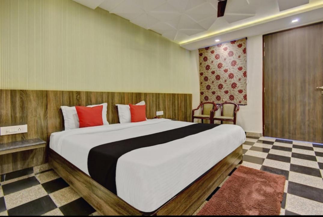 Отель Citi Club Канпур Экстерьер фото