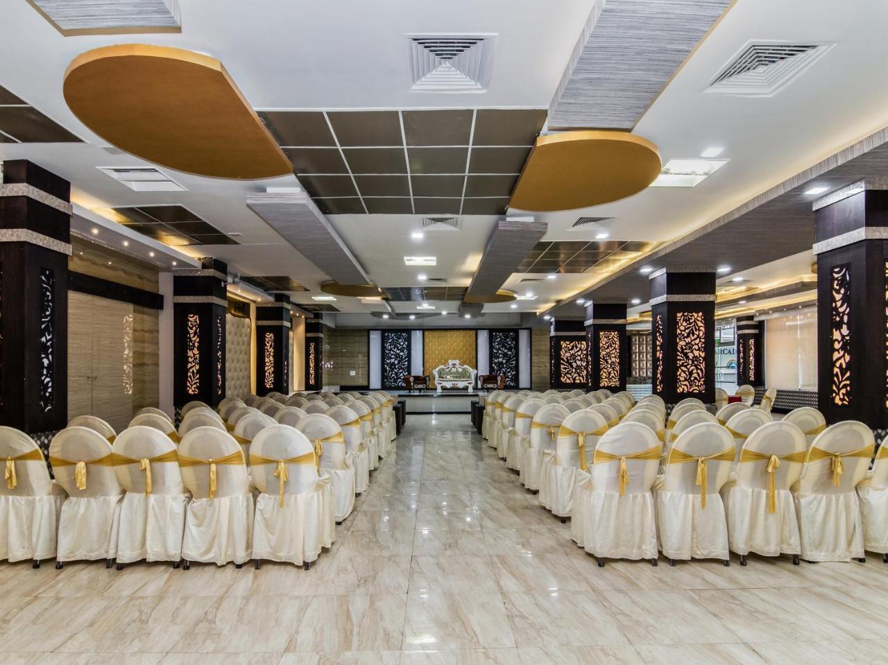 Отель Citi Club Канпур Экстерьер фото