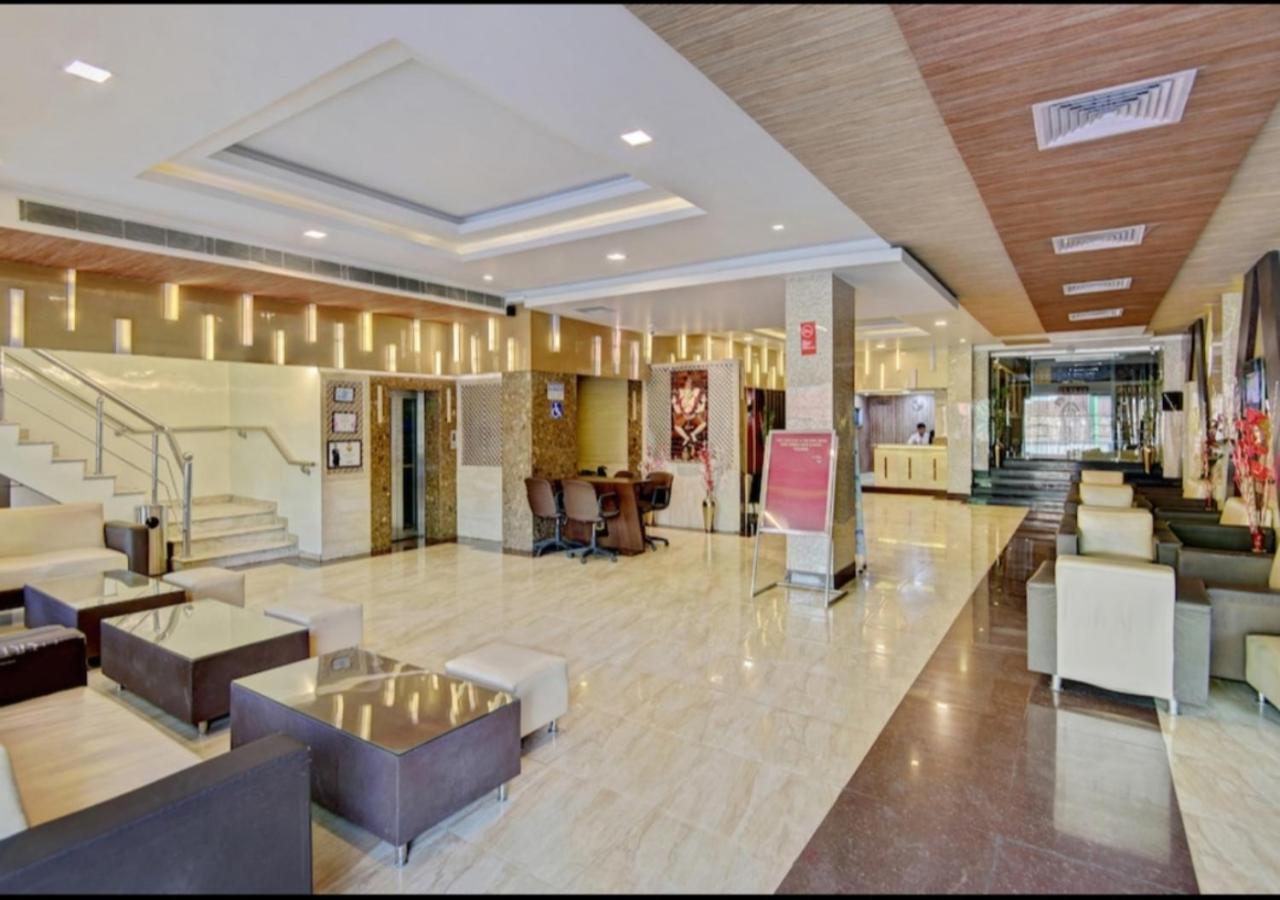 Отель Citi Club Канпур Экстерьер фото